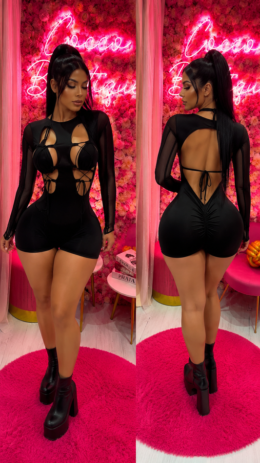 Black romper 🔥🖤